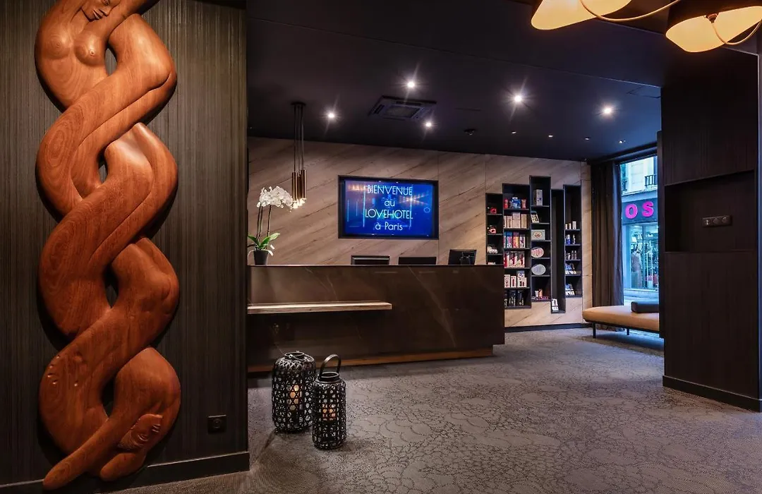 Love Hôtel avec nuit insolite au Dandy et Jacuzzi privatisé-1