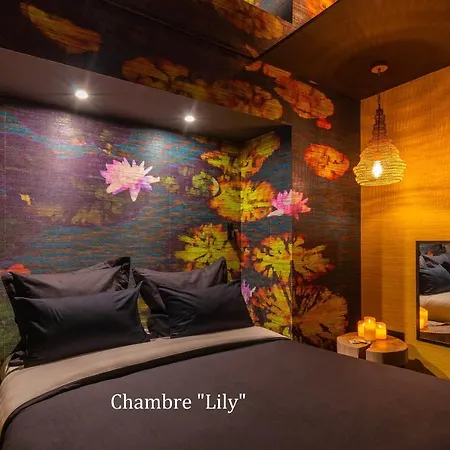 Love Hôtel avec nuit insolite au Dandy et Jacuzzi privatisé-3